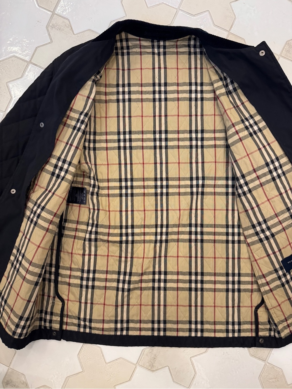 Burberry Quilted Jacket with Corduroy Collar - Picture 3 of 5